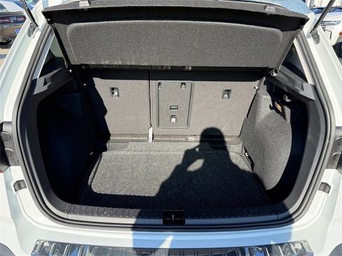 Certified 2022 Volkswagen Taos SE image 28