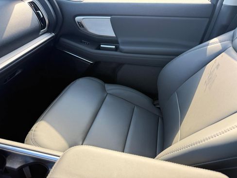 New 2026 Ford Expedition Active image 16