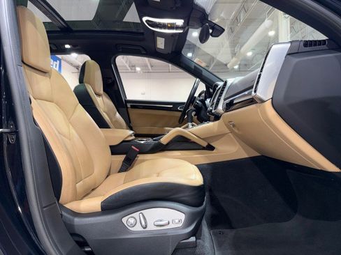 Used 2016 Porsche Cayenne image 64