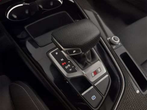 Used 2024 Audi S4 Premium image 25