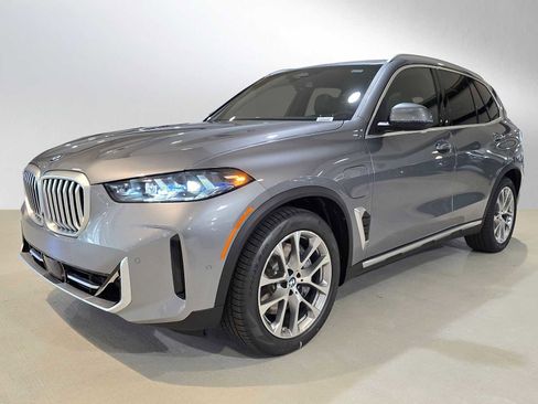 New 2026 BMW X5 xDrive50e w/ Premium Package image 7