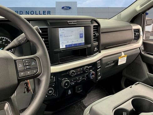 New 2026 Ford F350 XLT w/ FX4 Off-Road Package image 5