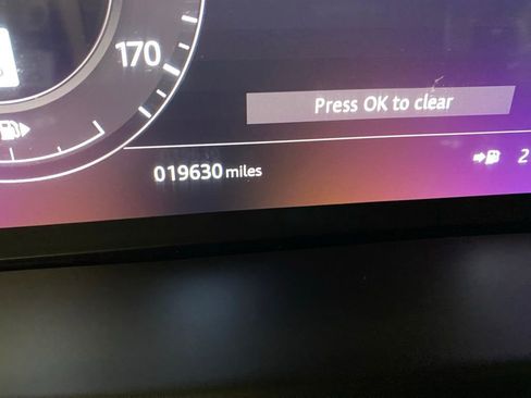 Used 2020 Land Rover Range Rover Velar R-Dynamic HSE image 15