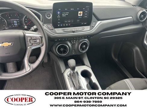 Used 2025 Chevrolet Blazer LT FWD image 24