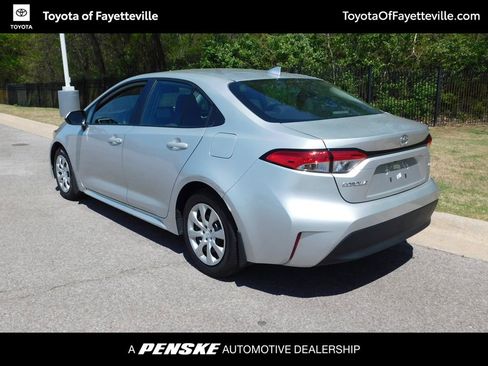 Used 2025 Toyota Corolla LE image 3