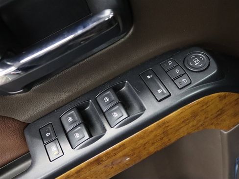 Used 2018 Chevrolet Silverado 1500 High Country image 34