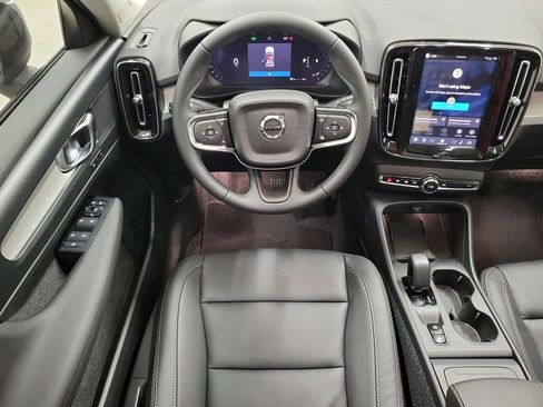 New 2026 Volvo XC40 B5 Core AWD/4WD image 17