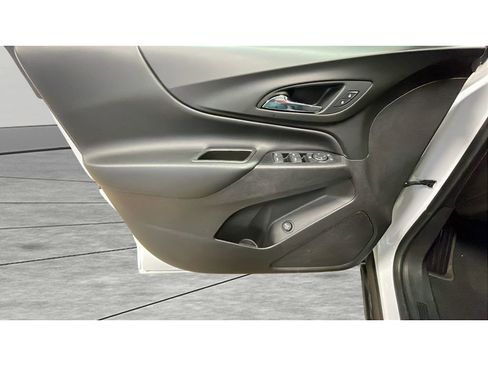 Used 2019 Chevrolet Equinox LT image 9