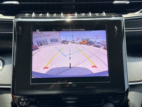 Used 2024 Jeep Grand Cherokee Laredo RWD image 25