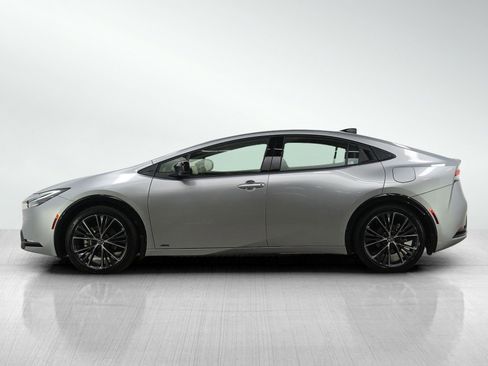 Used 2025 Toyota Prius Limited image 2