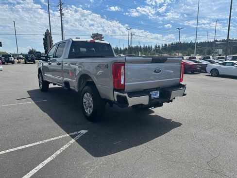 Used 2023 Ford F350 XLT AWD/4WD image 4