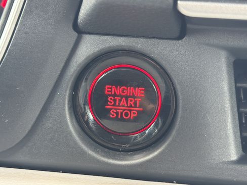 Used 2025 Honda Pilot EX-L image 29