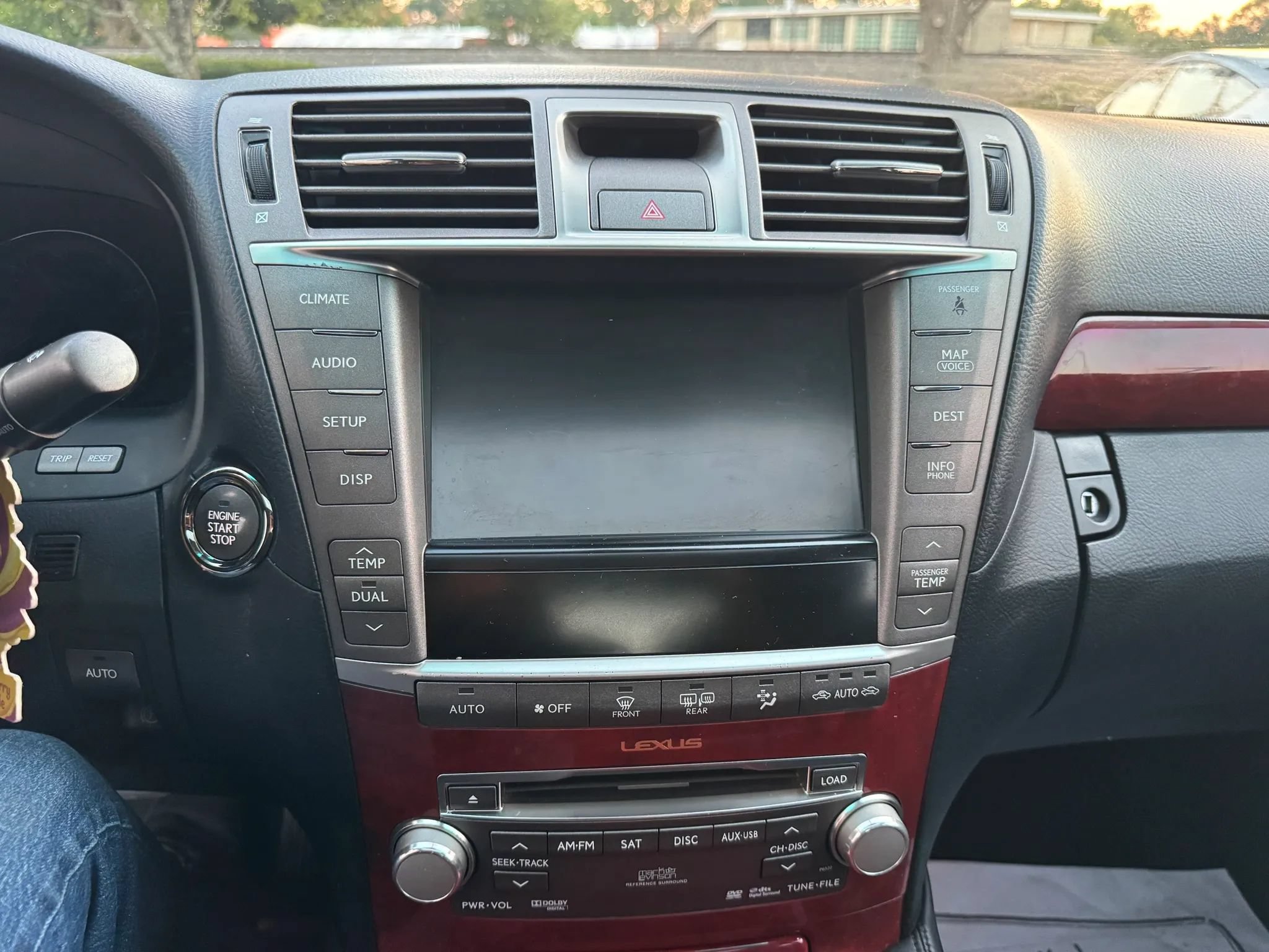 Used 2010 Lexus LS 460 L w/ Luxury Pkg RWD image 34