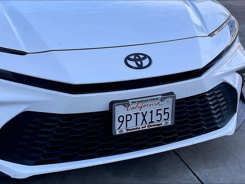 Used 2025 Toyota Camry SE image 28