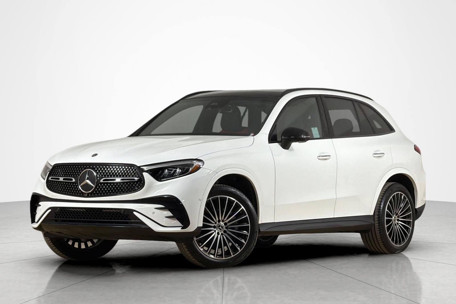 Used 2024 Mercedes-Benz GLC 300 4MATIC image 1