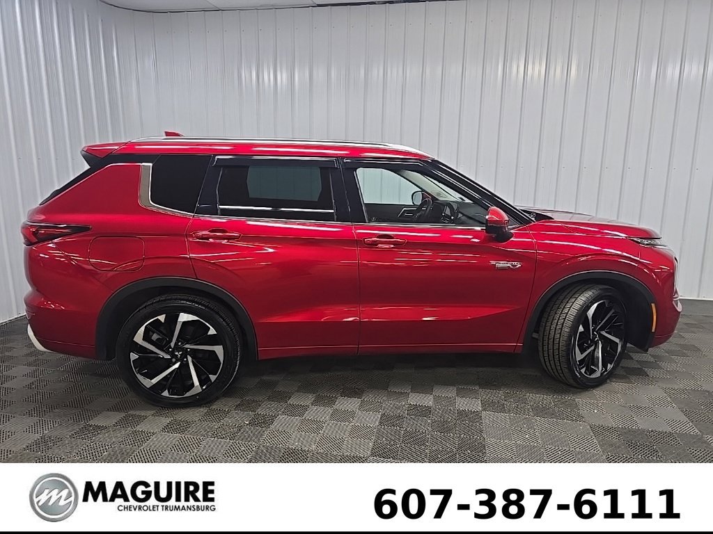 Used 2023 Mitsubishi Outlander SEL AWD/4WD image 2
