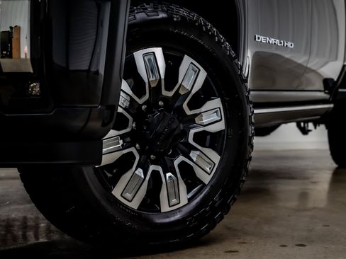 Used 2024 GMC Sierra 3500 Denali w/ Denali Reserve Package image 24