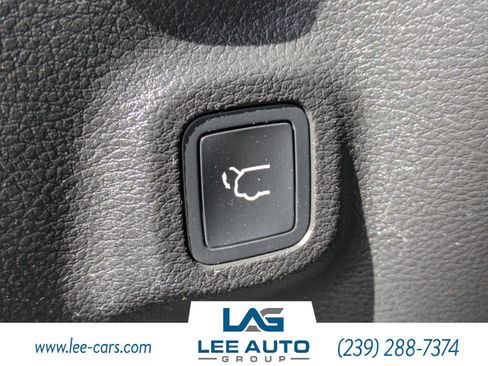 Used 2017 Jeep Compass Trailhawk w/ Leather Interior Group AWD/4WD image 10