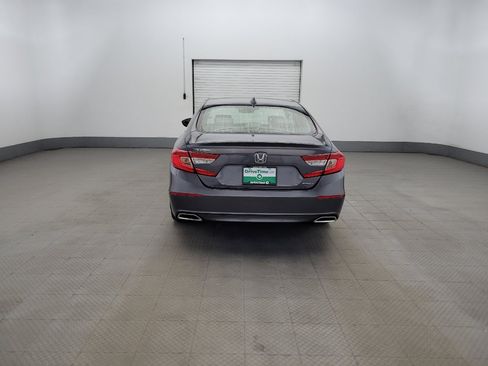 Used 2018 Honda Accord Touring image 6