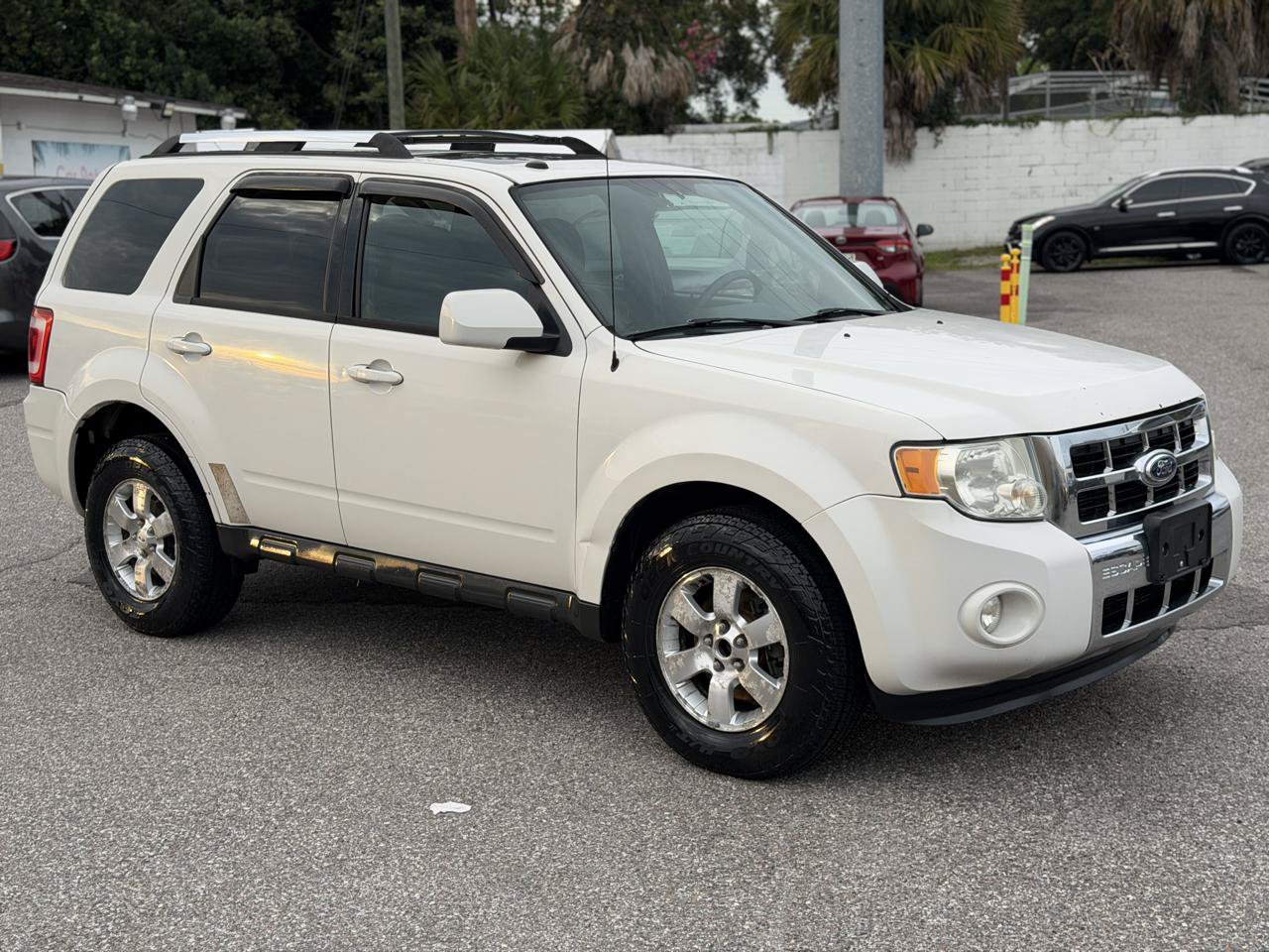Used 2010 Ford Escape Limited AWD/4WD image 3