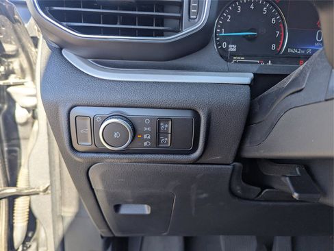 Used 2024 Ford Explorer XLT w/ Equipment Group 202A image 28