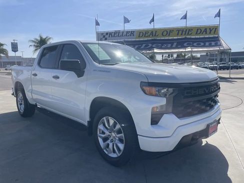 Used 2022 Chevrolet Silverado 1500 Custom image 2