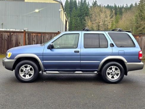 Used 2001 Nissan Pathfinder SE image 4