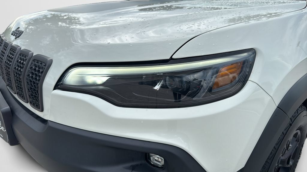 Used 2019 Jeep Cherokee Trailhawk AWD/4WD image 36