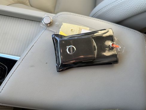 Certified 2023 Volvo XC60 B5 Core w/ Climate Package image 38