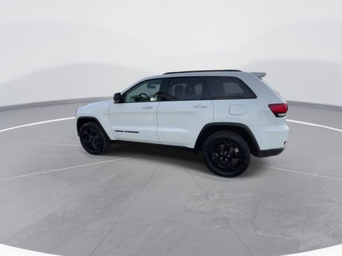 Used 2020 Jeep Grand Cherokee Laredo AWD/4WD image 12