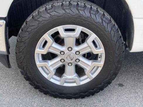 Used 2016 Nissan Titan SL image 39