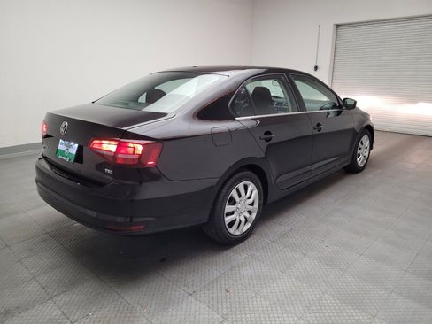 Used 2017 Volkswagen Jetta S image 9