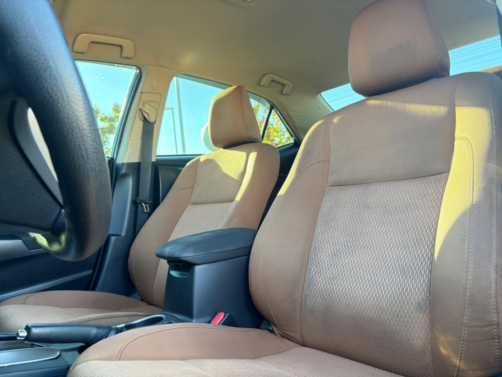 Used 2016 Toyota Corolla LE FWD image 23