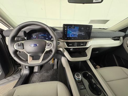 New 2026 Ford Explorer Active w/ Active Comfort Package RWD image 7