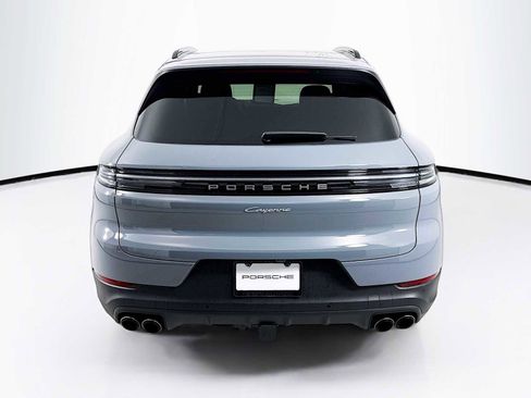 Certified 2025 Porsche Cayenne image 10