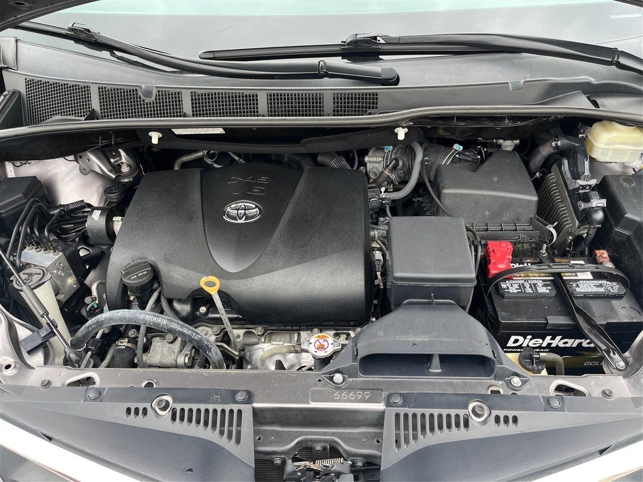 Used 2019 Toyota Sienna LE FWD image 11