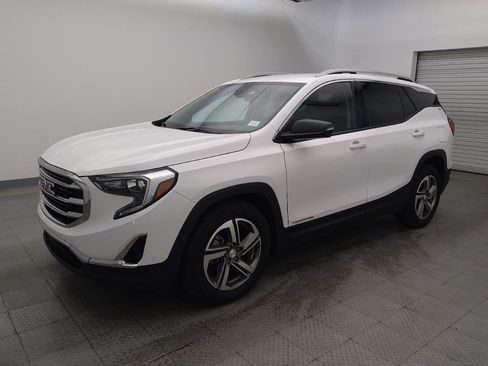 Used 2020 GMC Terrain SLT FWD image 2