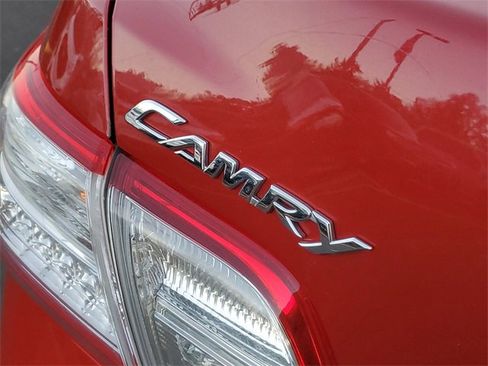 Used 2011 Toyota Camry Hybrid image 6