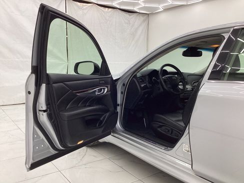 Used 2015 INFINITI Q70 3.7 image 16