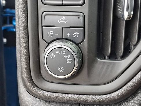 Used 2023 Chevrolet Silverado 1500 Custom AWD/4WD image 24