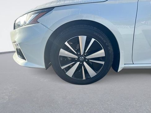 Used 2022 Nissan Altima 2.5 SL FWD image 12
