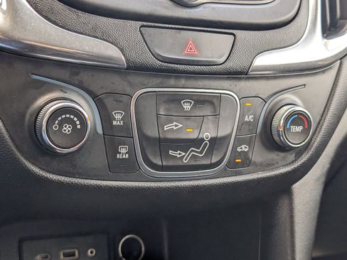 Used 2019 Chevrolet Equinox LT w/ LPO, Floor Liner Package image 7