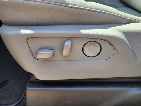 New 2026 GMC Sierra 1500 SLT image 19