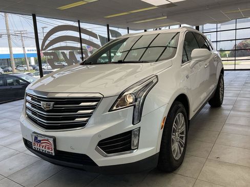 Used 2017 Cadillac XT5 Luxury w/ Driver Awareness Package AWD/4WD image 3