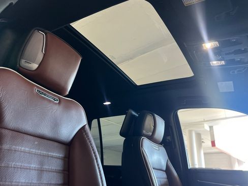 Used 2023 GMC Yukon Denali Ultimate image 17