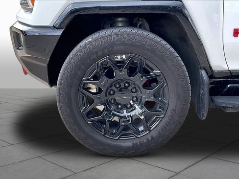 Used 2025 GMC Hummer EV 2X w/ LPO, Illumination Package AWD/4WD image 10