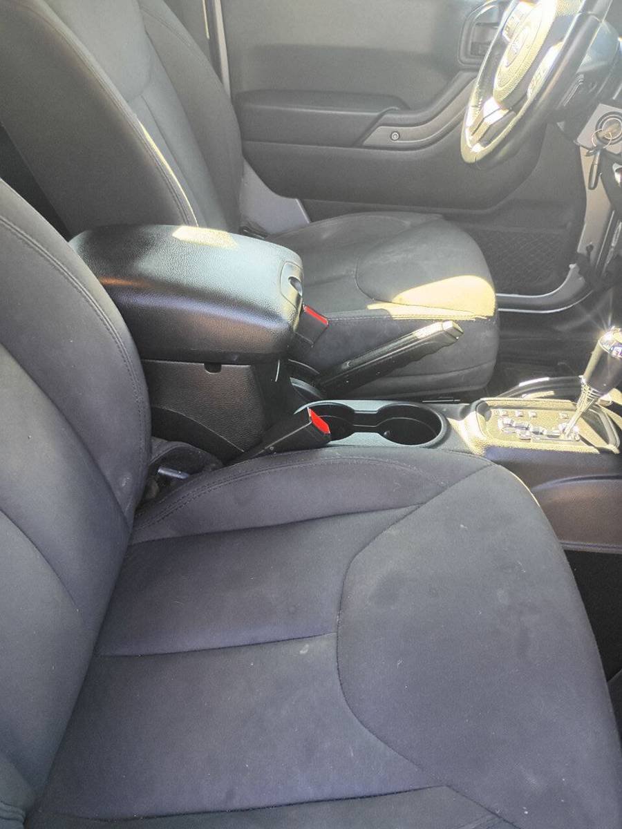 Used 2018 Jeep Wrangler Sport AWD/4WD image 16