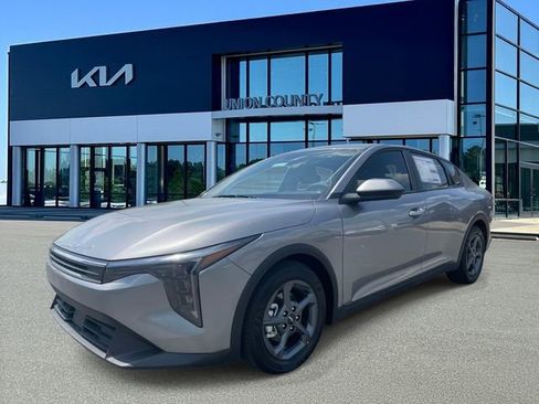 New 2026 Kia K4 FWD image 2