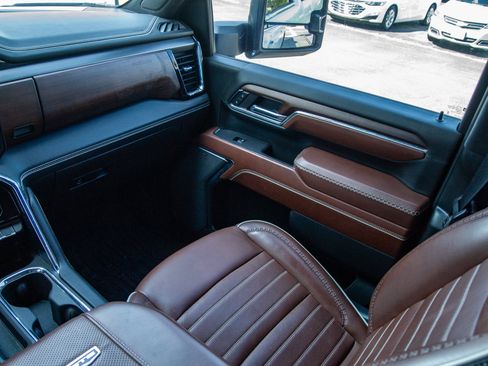 Used 2024 GMC Sierra 2500 Denali Ultimate AWD/4WD image 14