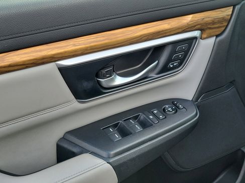 Used 2018 Honda CR-V Touring image 22